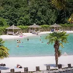 Campsite Sous Le Sen Yan Des Tropiques Mezos